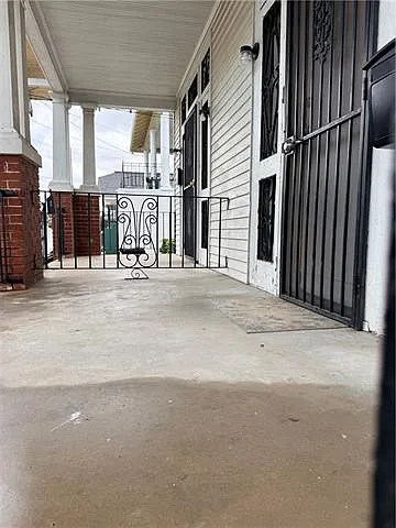 2910 Bruxelles St — Photo 3