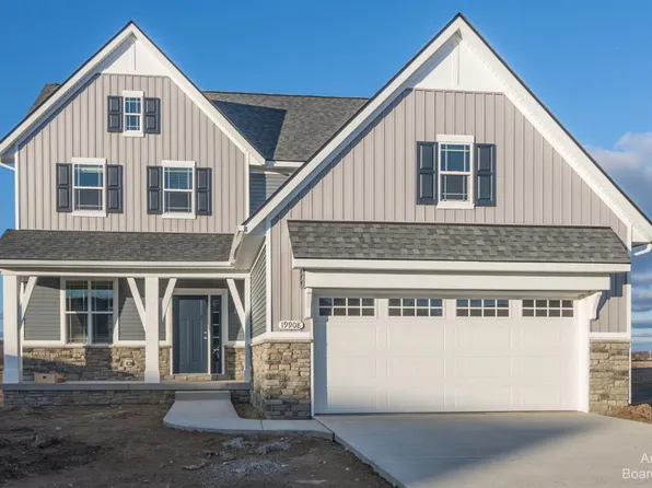 564 Lincolnshire Dr #7, Saline, MI 48176