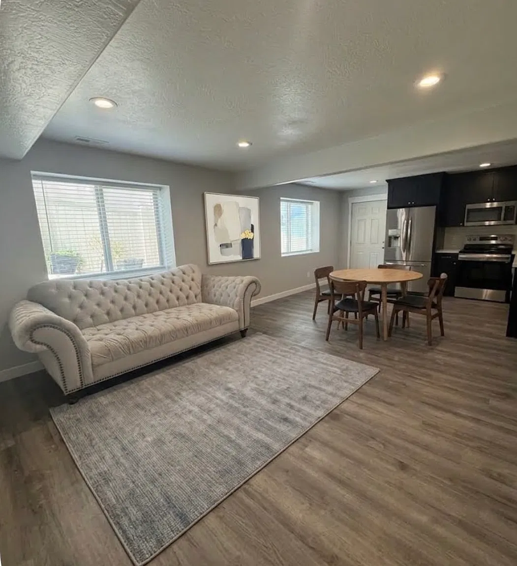 223 E Hillcrest Way — Photo 3