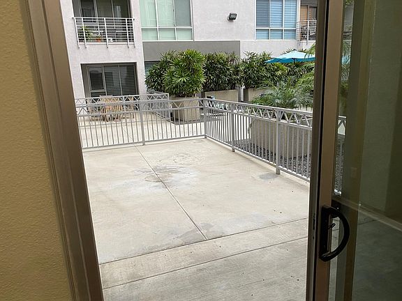 4th image of 111 S De Lacey Ave Unit 114