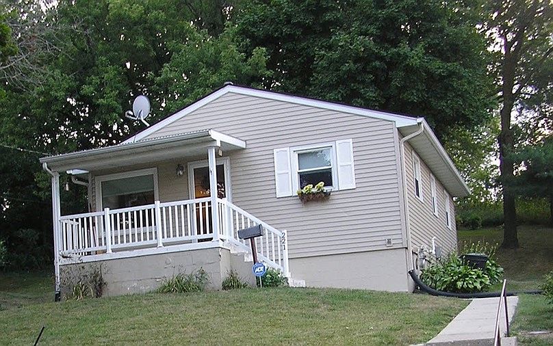 1st image of 221 Pacific Ave