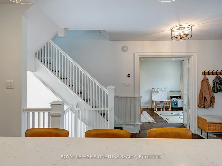 77 Runnymede Rd — Photo 6