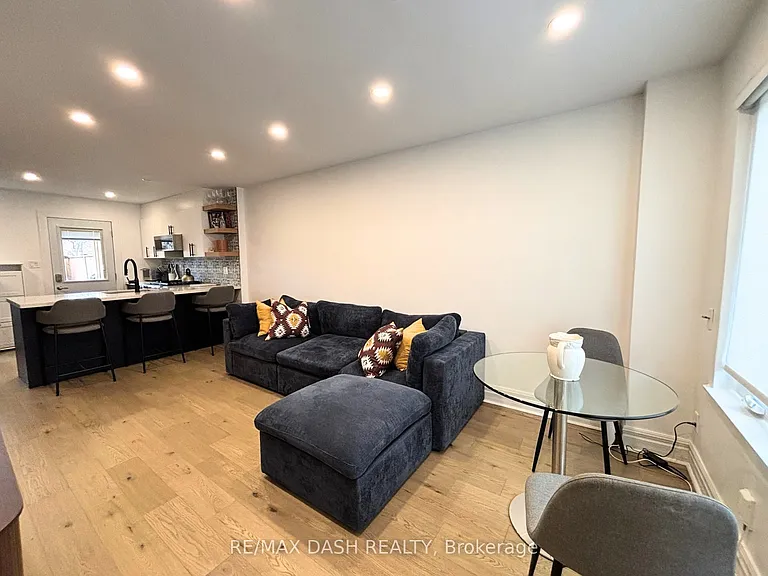 3312 Bathurst St — Photo 9