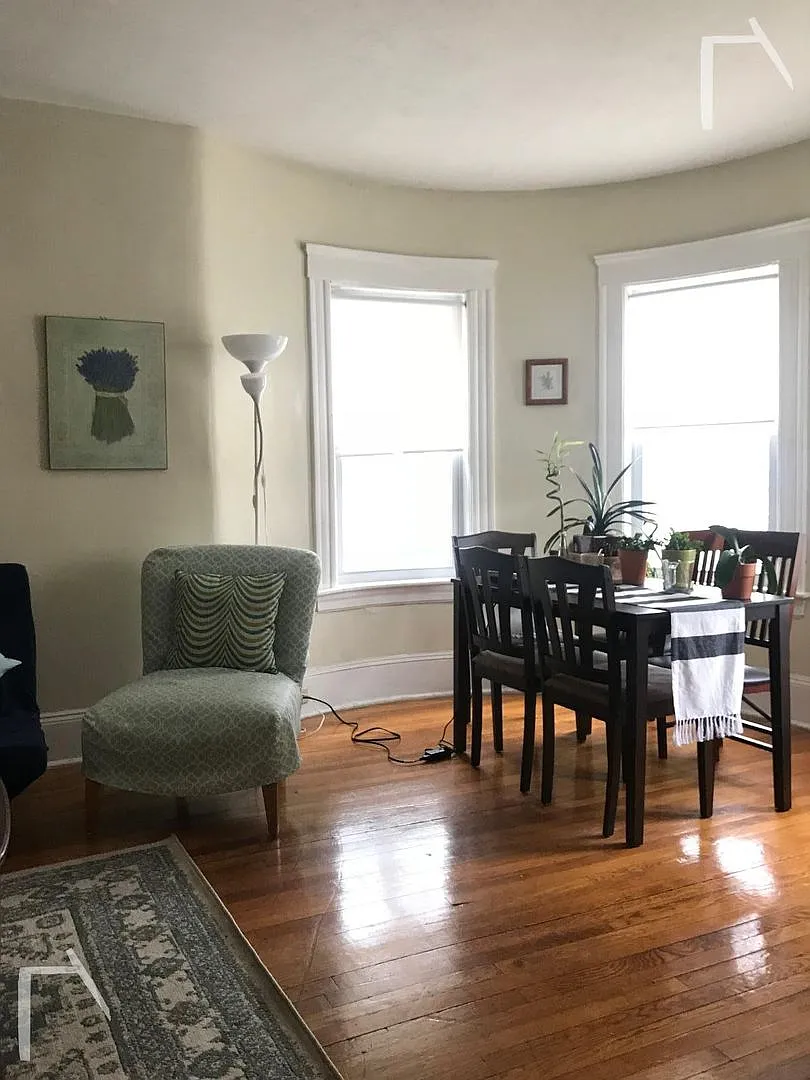 9/1 No Fee! Spacious 3BR/1.5BA apartment near Washington Sq — Photo 1