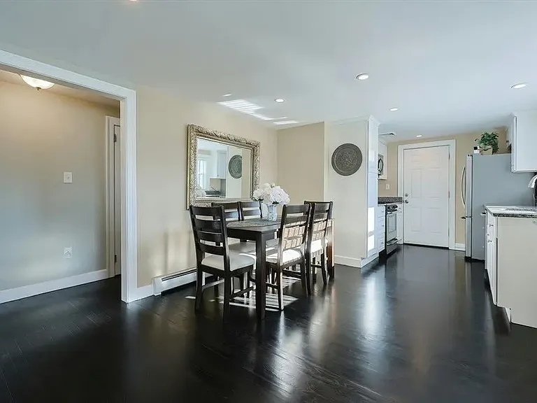 44 S Bedford St — Photo 8