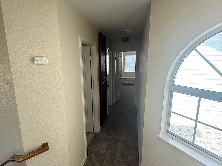 234 Laurelwood Cir — Photo 9