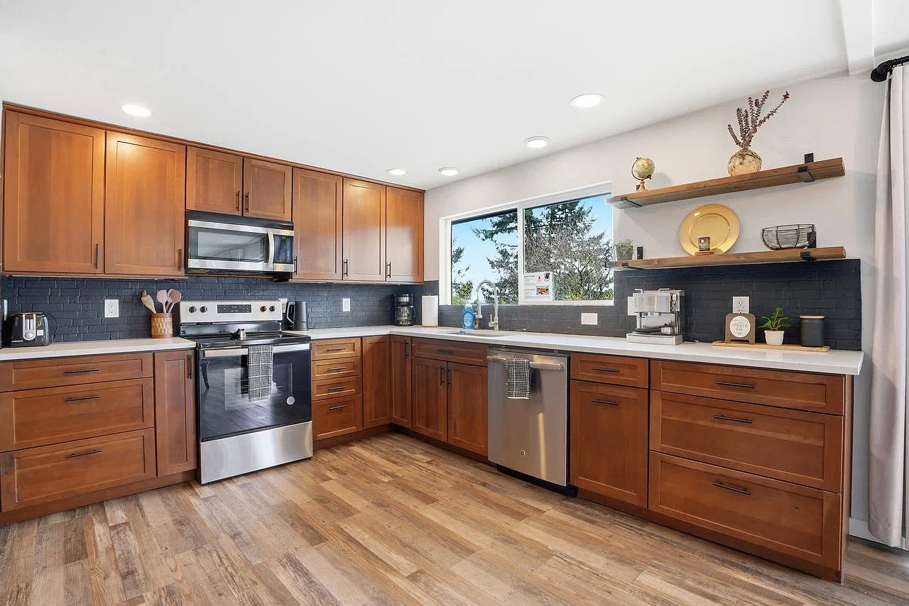 5 bed, 3416 sqft, $4,000 — Photo 4