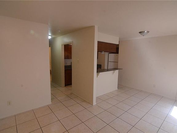 4th image of 1408 Barbergale St APT B