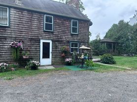 16 Konandreas Dr, Stamford, CT