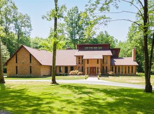 2080 Howland Wilson Rd, Cortland, OH 44410