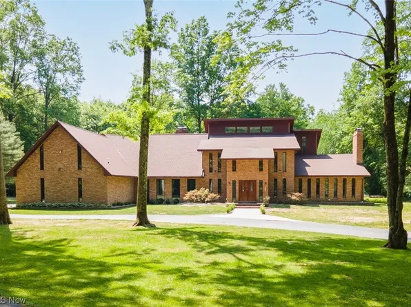 2080 Howland Wilson Rd, Cortland, OH 44410