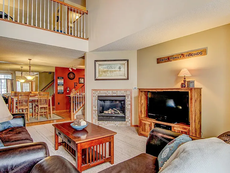 2353 Oakridge Cir — Photo 3