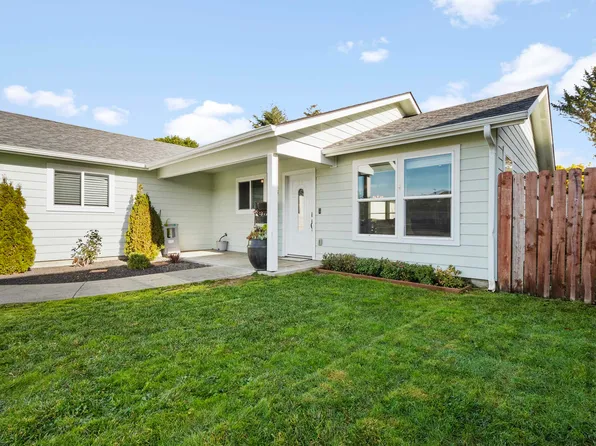 1725 Arlington Dr, Crescent City, CA 95531