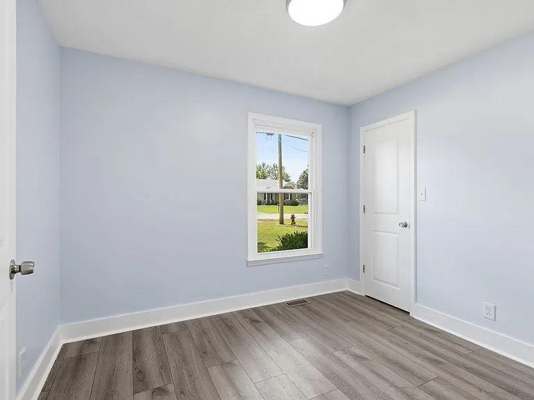 221 Bob White Dr — Photo 15