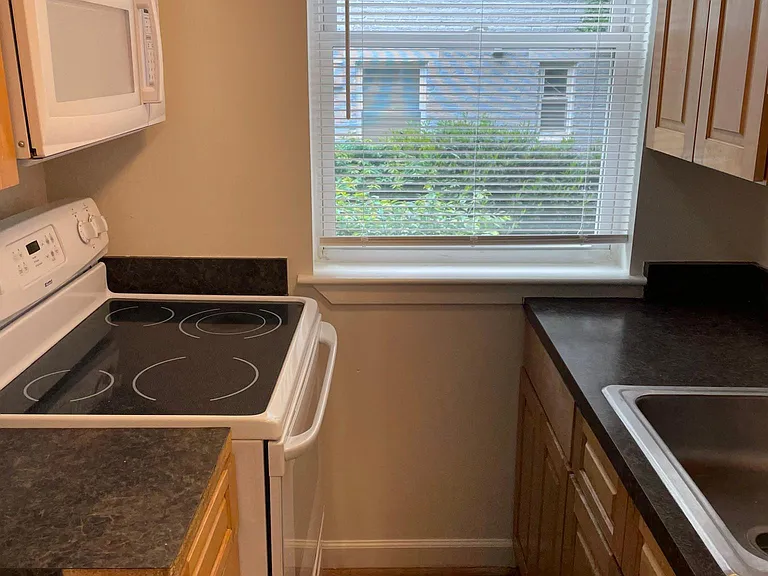 730 Brandywine St SE #303 — Photo 3
