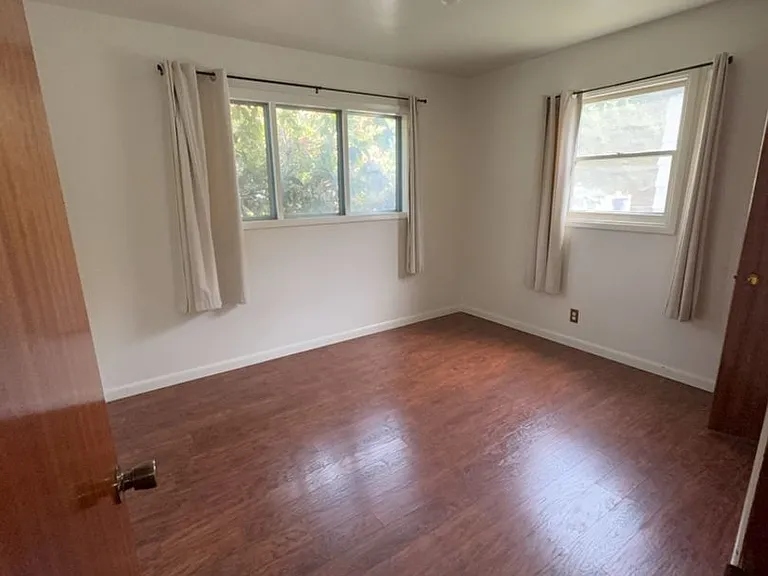 1470 Ruge St NW — Photo 10