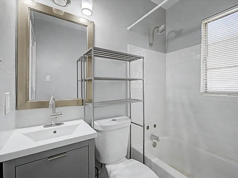 2116 N Forgeus Ave #B — Photo 14