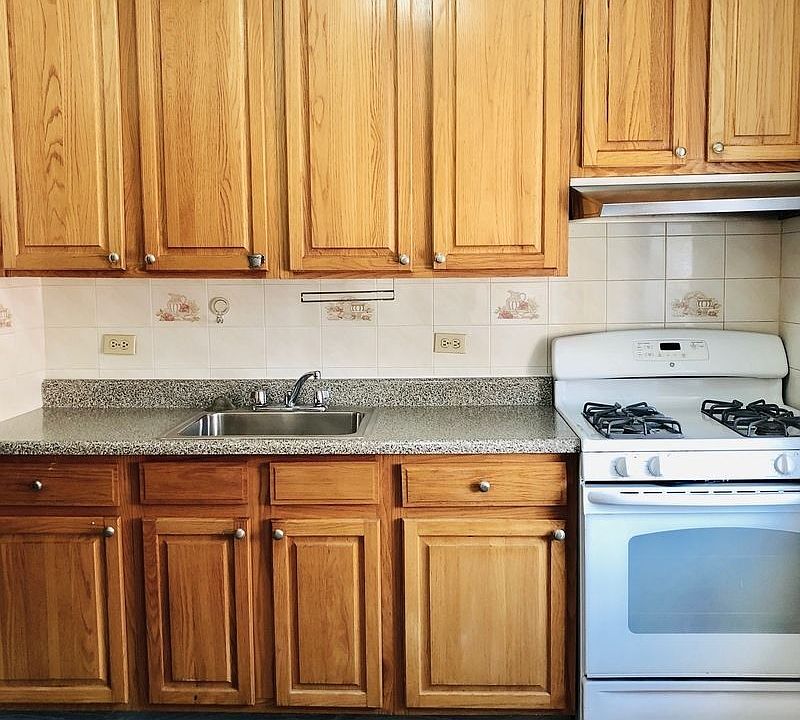 1st image of 25-34 32nd St #2