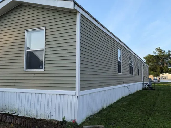 2500 Farm Bureau Rd #209, Manhattan, KS 66502