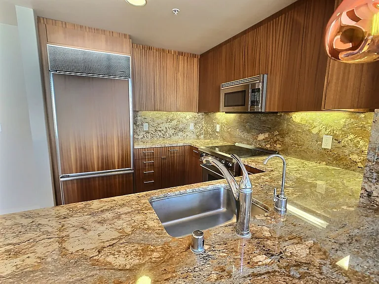 38 N Almaden Blvd #2006 — Photo 5