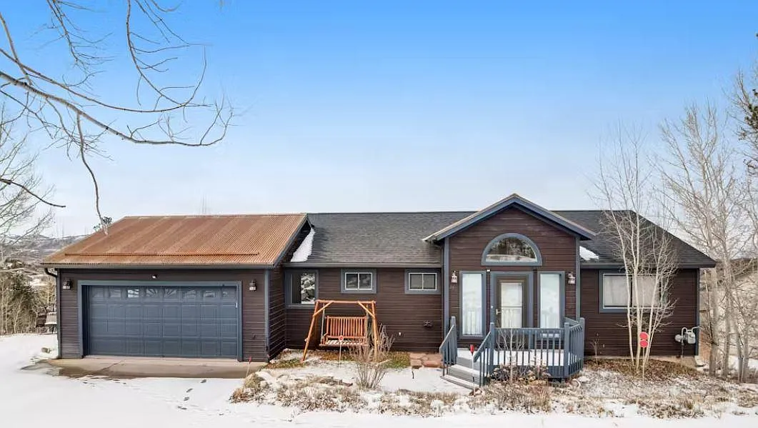 281 Overlook Drive — Photo 1