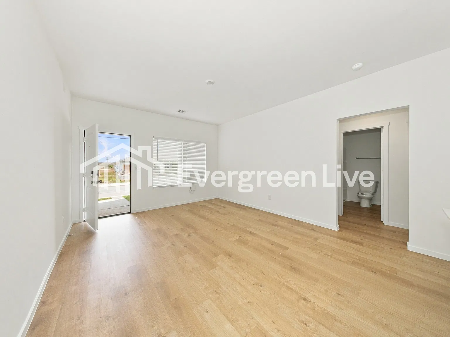 3 bed, 2.0 bath, 1143 sqft, $1,445 — Photo 3