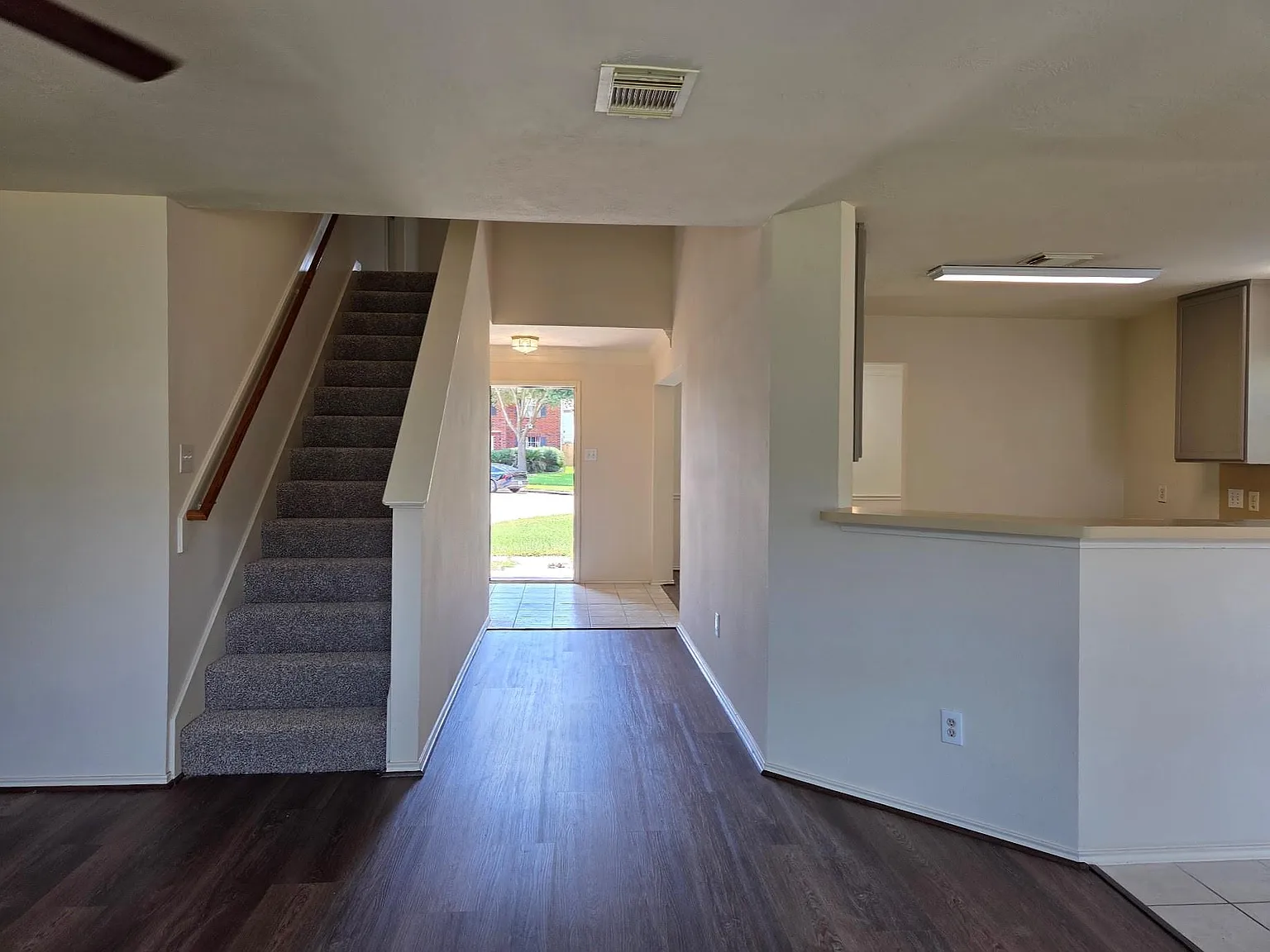 5 bed, 3.0 bath, 2699 sqft, $2,350 — Photo 4