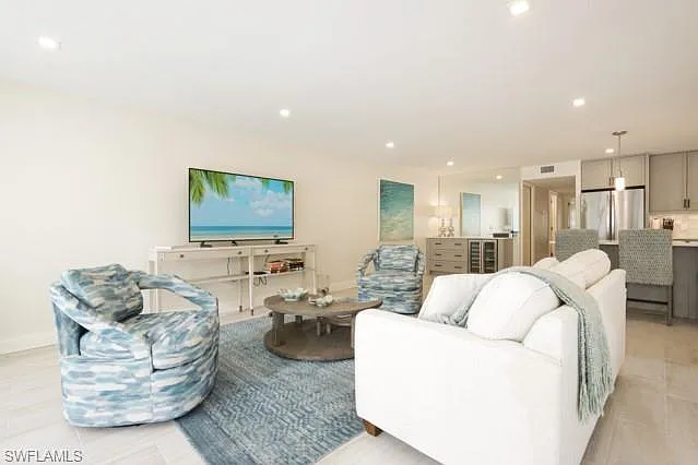 2850 Gulf Shore Blvd N #102 — Photo 5