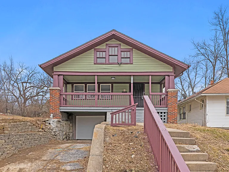 4437 Wayne Ave — Photo 2
