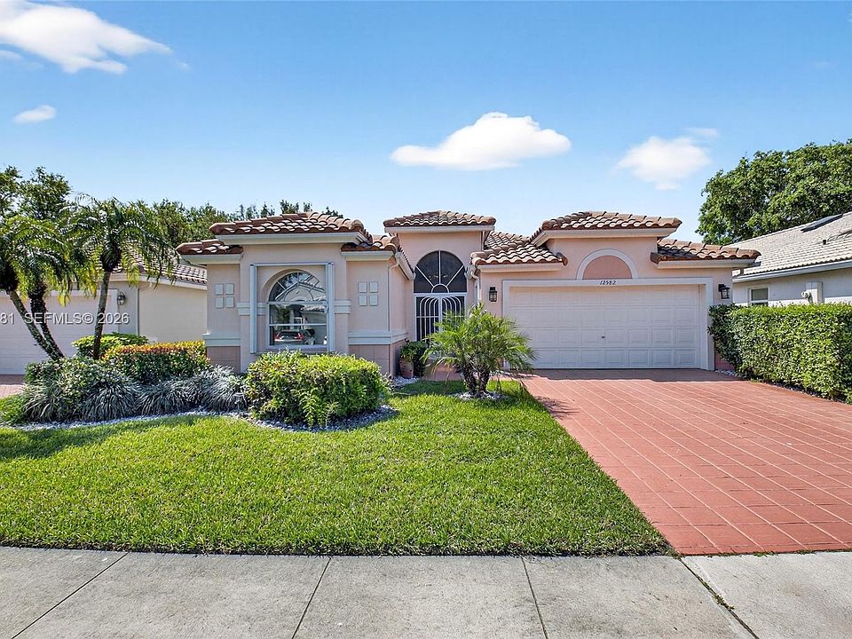 1st image of 12582 Coral Lakes Dr
