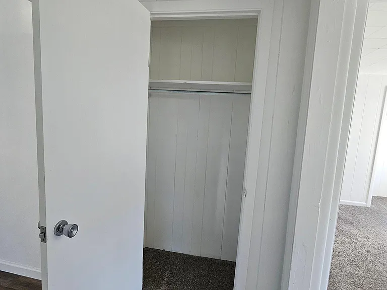 4660 Darrow Rd — Photo 14