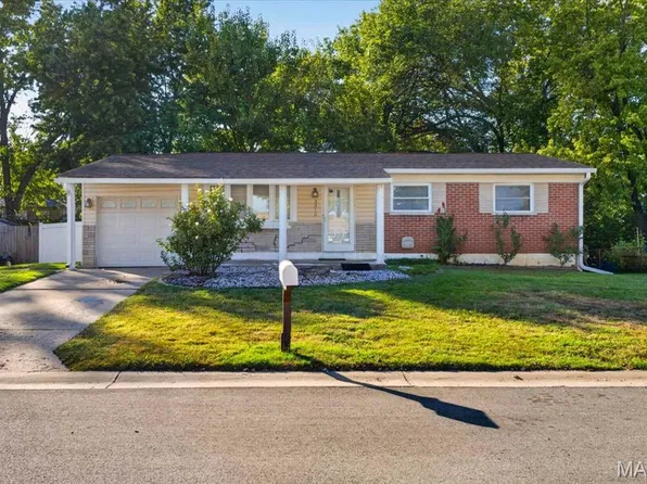 3315 Joyce Dr, Saint Charles, MO 63301
