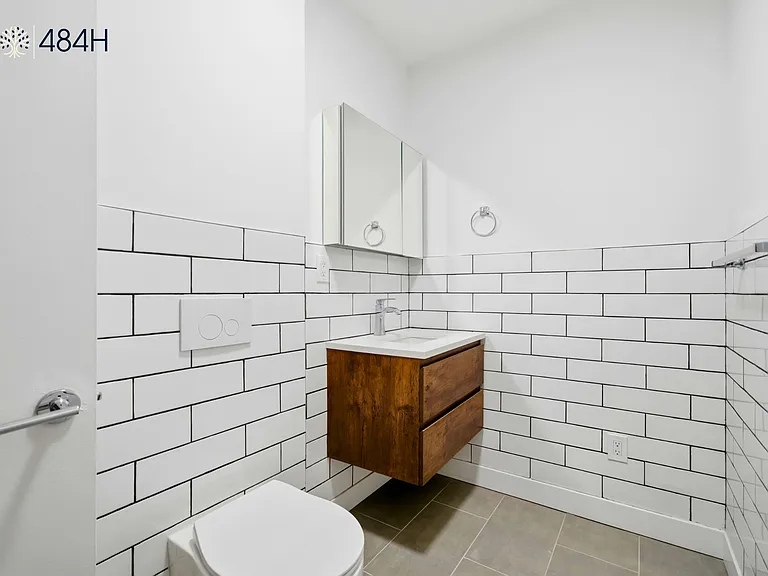 484 Humboldt St #103 — Photo 15