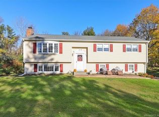 10 Grammar School Dr, Danbury, CT 06811