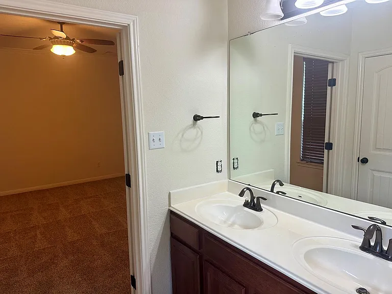 7233 Menchaca Rd #17 — Photo 21