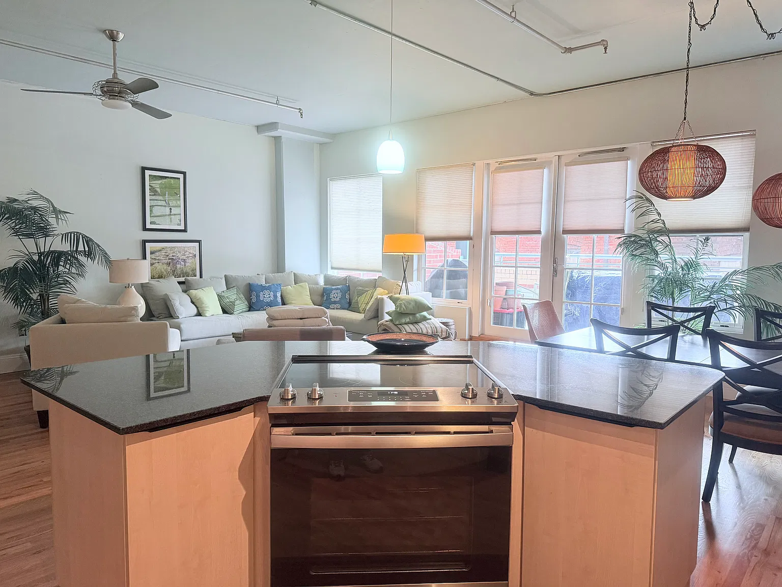 1 bed, 1.5 bath, 1132 sqft, $3,000 — Photo 3