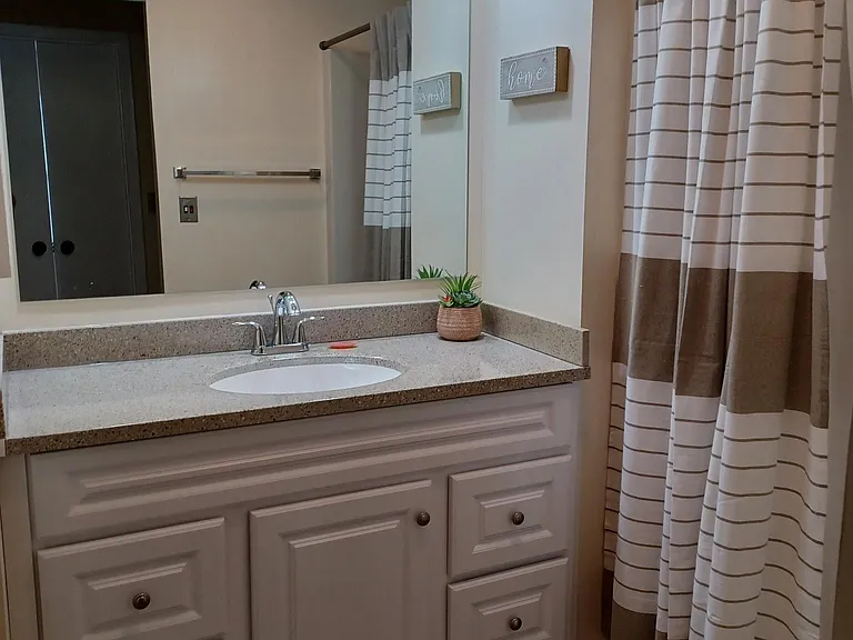 582 Moull St — Photo 26