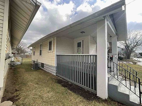 3rd image of 586 Henry St