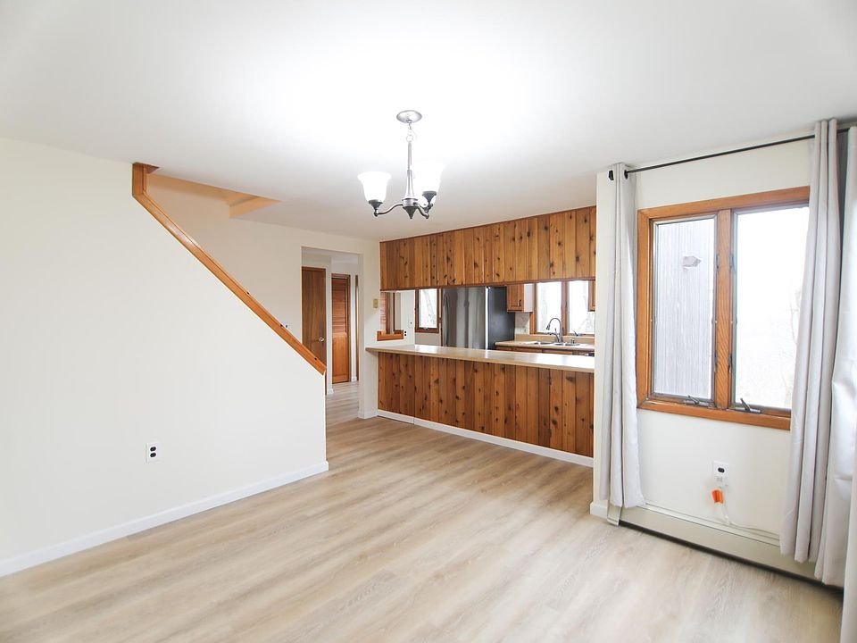 1st image of 33 Hillcrest Ave