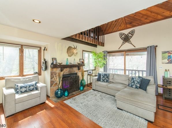 4 Village Way #6, Vernon Twp., NJ 07462