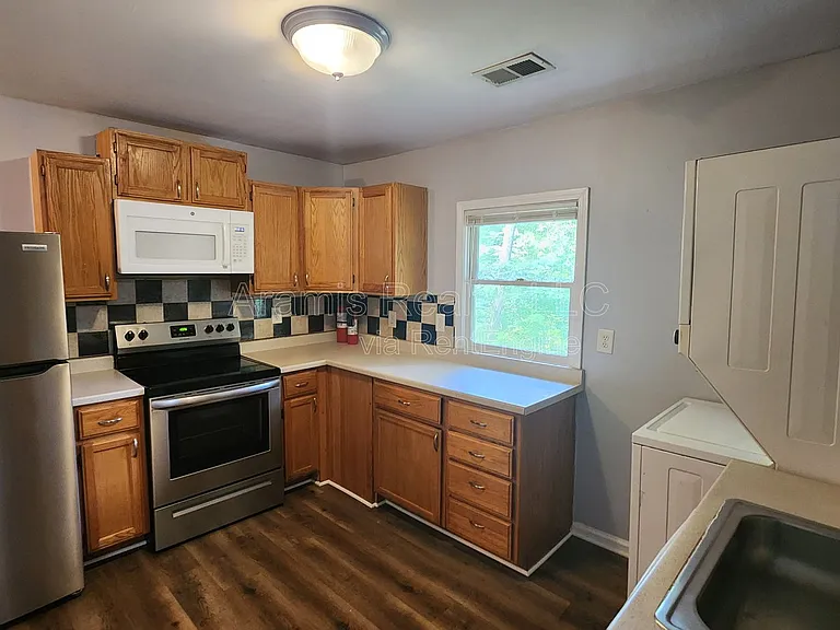 2284 Alvin Dr NW #B-1 — Photo 2