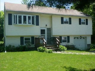 42 Fox Rd, Hopewell Junction, NY 12533