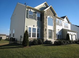 756 Sawgrass Dr, Charles Town, WV