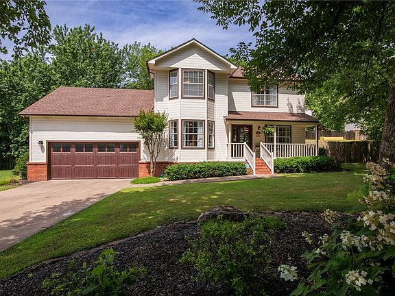 2nd image of 2202 E Bristol Pl