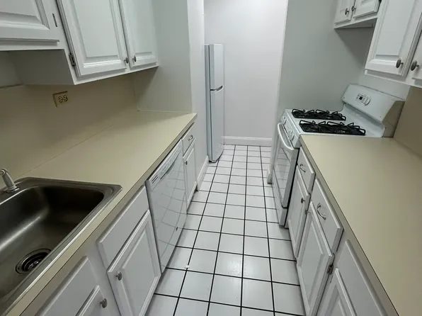 155 East 34th Street image 7 of 17