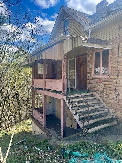 2nd image of 504 Chestnut St