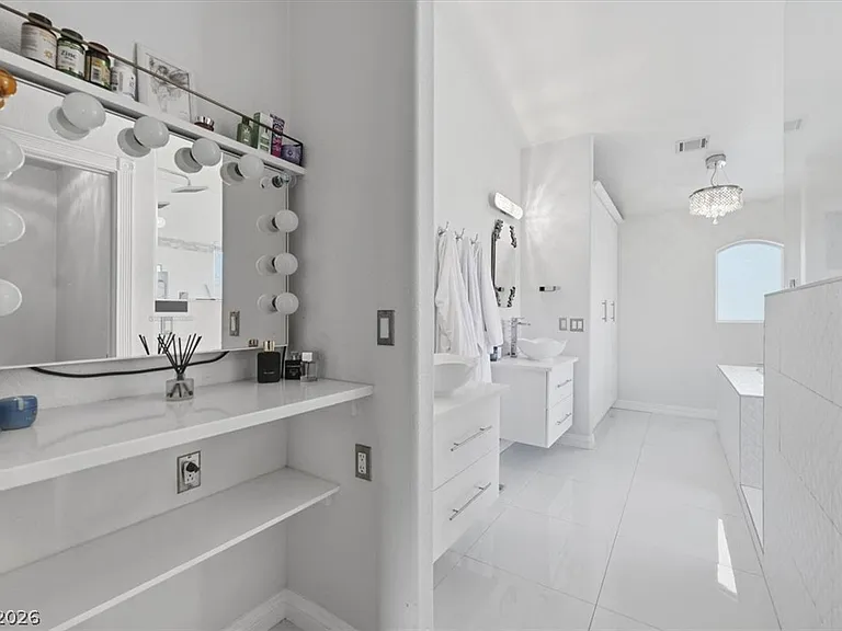 5397 Esparon Ave — Photo 17