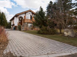 764 E Chestermere Dr, Chestermere, AB T1X1A6