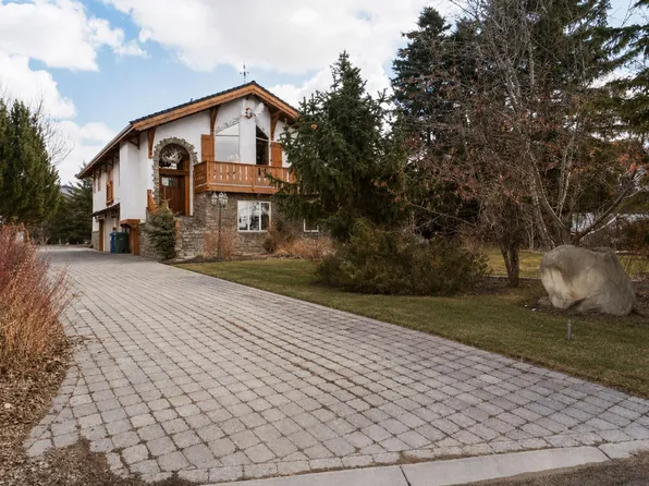 764 E Chestermere Dr, Chestermere, AB T1X 1A6