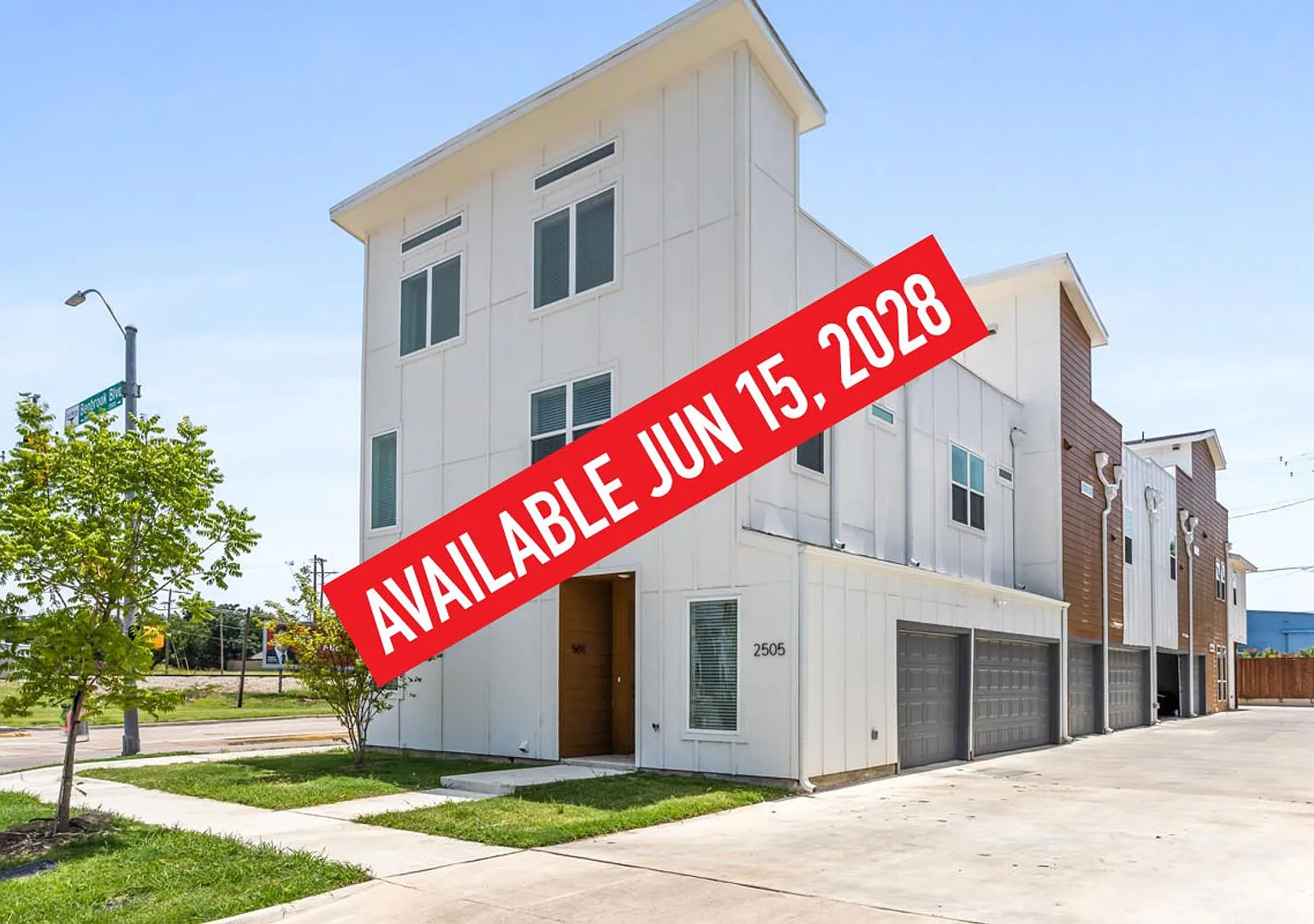 2505 Benbrook Blvd — Photo 1